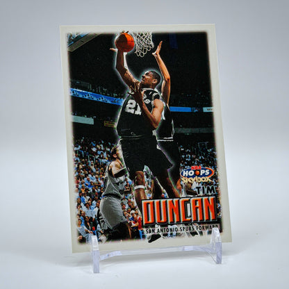 Tim Duncan – 1999-00 SkyBox Hoops Base #104 – San Antonio Spurs - front
